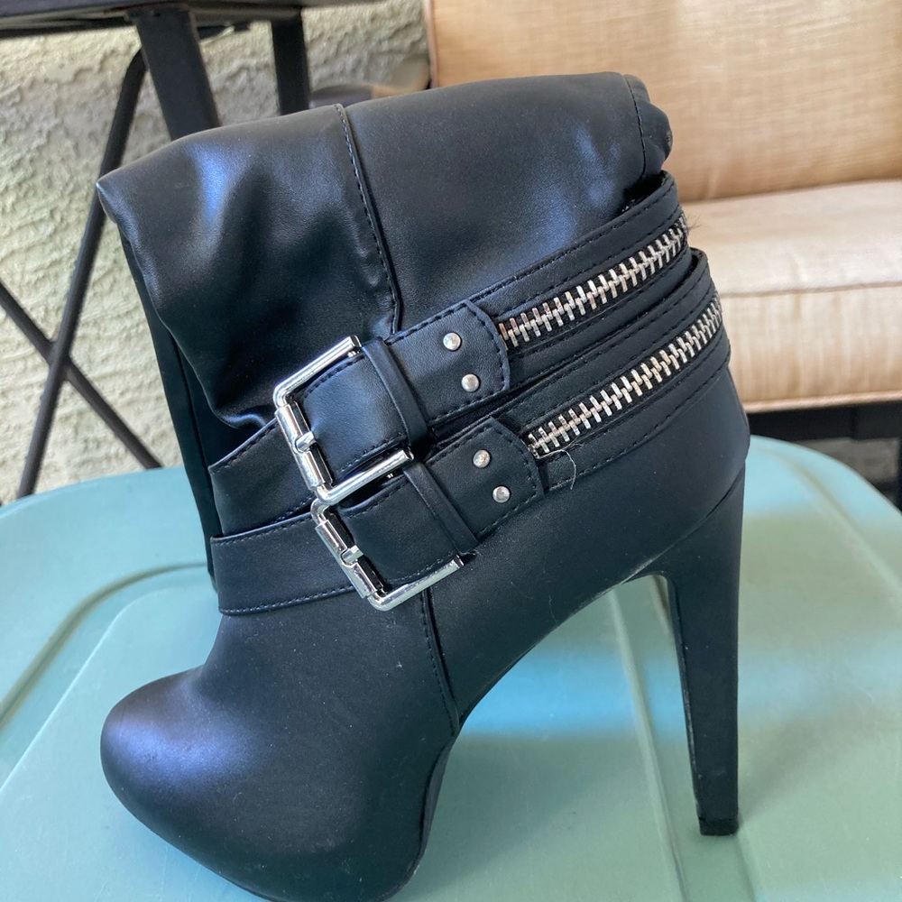 High heel boots